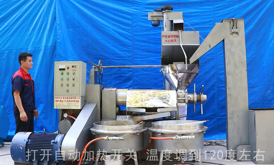 ココナッツ油はひまわり油の抽出機械をフィルター システムとの30のKw押した
